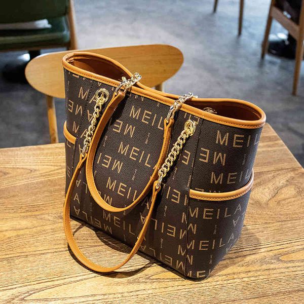 spring 2021 and summer underarm versatile tote large capacity handbag women's chain one shoulder bag fashion
spring 2021 and summer underarm versatile tote large capacity handbag women's chain one shoulder bag fashion