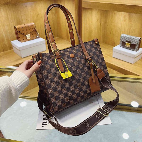 2022 factory outlet large capacity tote bag women's new single shoulder messenger handbag fashion trend versatile handbag okcg
2022 factory outlet large capacity tote bag women's new single shoulder messenger handbag fashion trend versatile handbag okcg