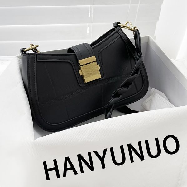 women's soft leather texture single shoulder korean messenger solid color fashion large capacity lock small square bag
women's soft leather texture single shoulder korean messenger solid color fashion large capacity lock small square bag