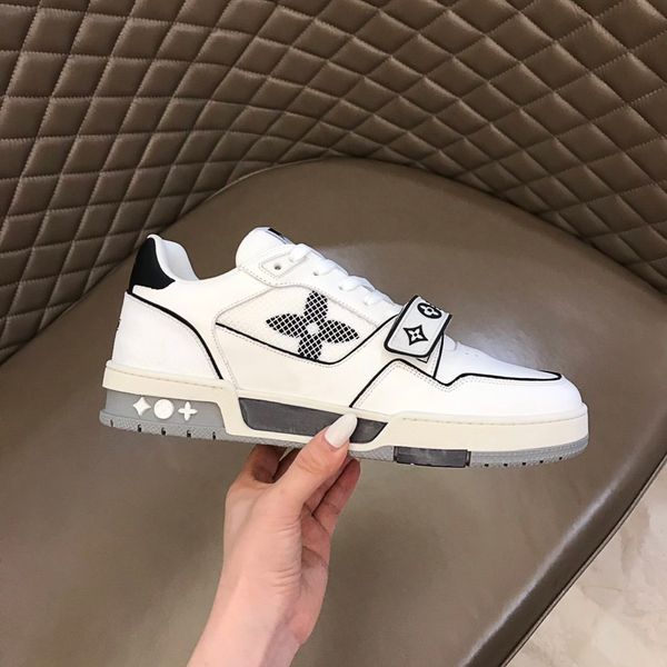 2021 italy luxury casual shoes men low flat shoes genuine leather mens shoes designer sneakers trainers size 38-45, Black
2021 italy luxury casual shoes men low flat shoes genuine leather mens shoes designer sneakers trainers size 38-45, Black