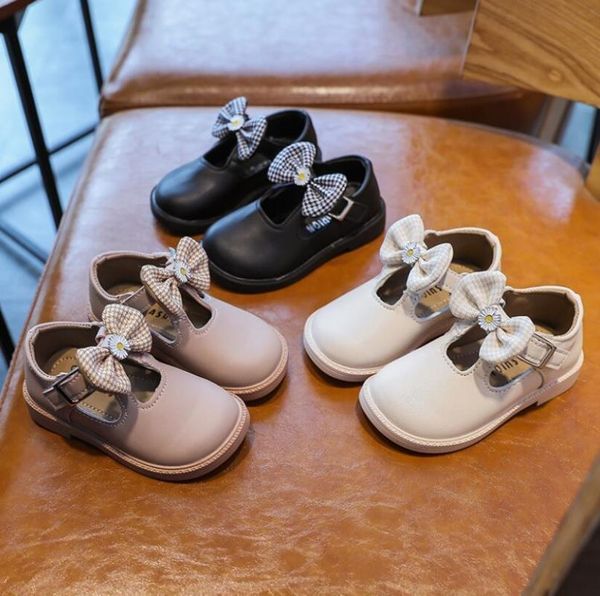 flat shoes spring girls leather cut-outs retro kids sport for princess anti-slip sneakers baby dancing, Black;grey
flat shoes spring girls leather cut-outs retro kids sport for princess anti-slip sneakers baby dancing, Black;grey