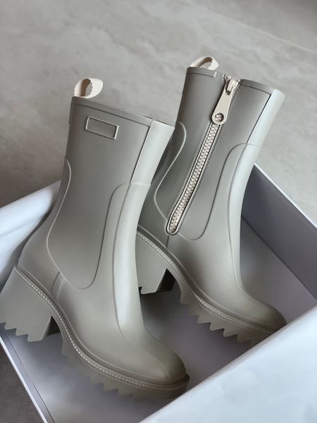 women ankle boot pvc betty rain boots waterproof welly boots with zipper ladies girls square head high boot winter mohair sock mar2063509, Black
women ankle boot pvc betty rain boots waterproof welly boots with zipper ladies girls square head high boot winter mohair sock mar2063509, Black