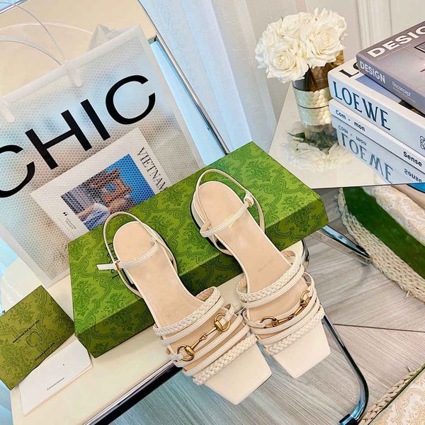 2022 women slides horse street buckle high heel lace sandals leather thick roman shoes strap women's size 35-39-40 with box, Black
2022 women slides horse street buckle high heel lace sandals leather thick roman shoes strap women's size 35-39-40 with box, Black