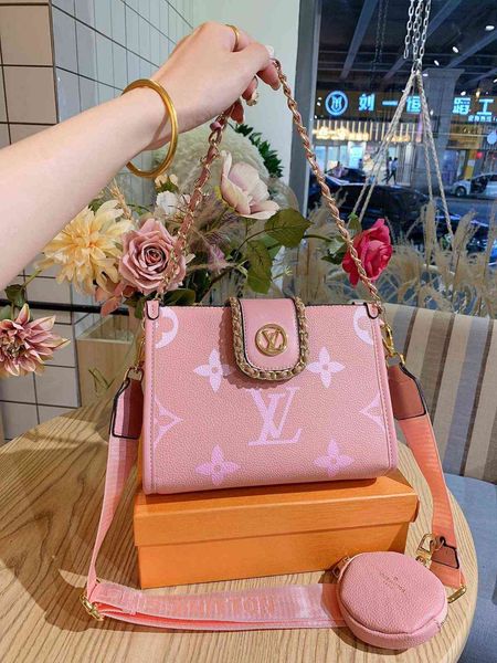 vintage wallets by the pool chain shoulder crossbody bags vutton designers luxurys handbags phone purse women shopping
vintage wallets by the pool chain shoulder crossbody bags vutton designers luxurys handbags phone purse women shopping