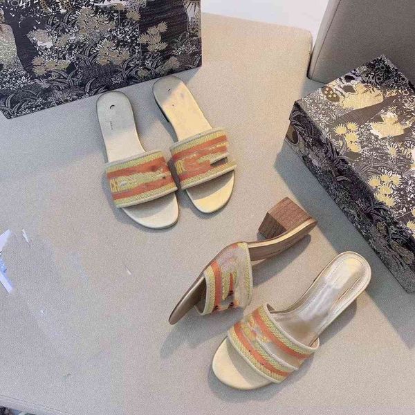 2021 new d family old letter embroidered flat slippers for women to wear thick heel sandals d family casual flip flops ysj, Black
2021 new d family old letter embroidered flat slippers for women to wear thick heel sandals d family casual flip flops ysj, Black