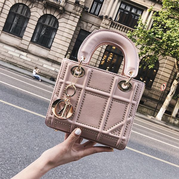 korean women's bag 2019 new lingge daifei bag mini versatile fashion one shoulder messenger portable small square
korean women's bag 2019 new lingge daifei bag mini versatile fashion one shoulder messenger portable small square