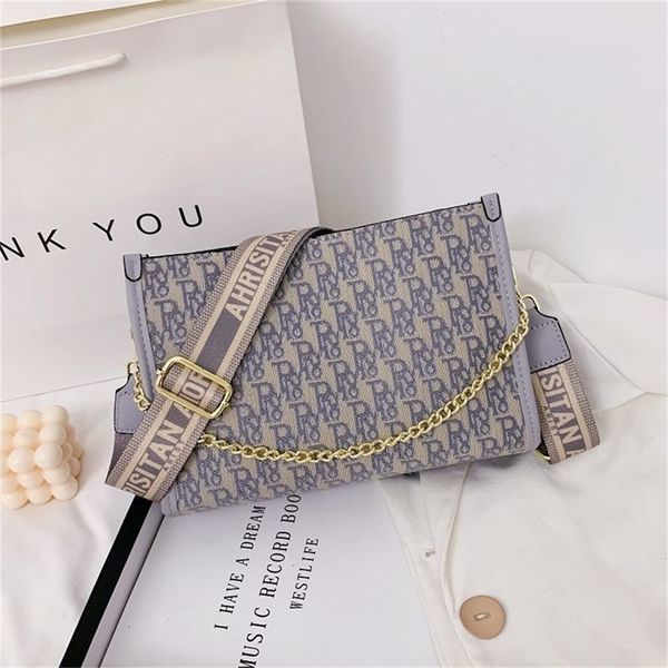 designer sale french niche women's popular new fashion versatile ins net red chain messenger bag wholesale store
designer sale french niche women's popular new fashion versatile ins net red chain messenger bag wholesale store