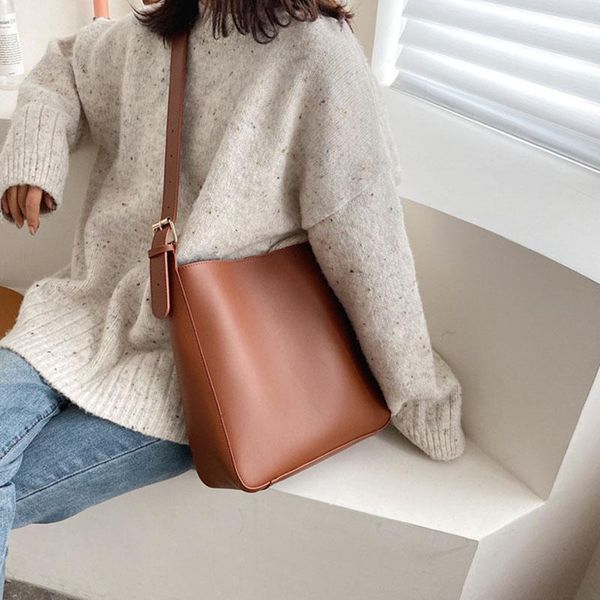 vintage pu leather shoulder bags for women fashion large capacity crossbody women's solid color bucket handbag cross body
vintage pu leather shoulder bags for women fashion large capacity crossbody women's solid color bucket handbag cross body