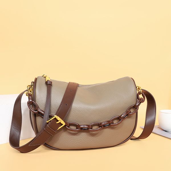 ladies genuine leather shoulder bag soft comfortable and fashionable jiaozi bag simple atmosphere chain solid color leathers handbag cowhide
ladies genuine leather shoulder bag soft comfortable and fashionable jiaozi bag simple atmosphere chain solid color leathers handbag cowhide
