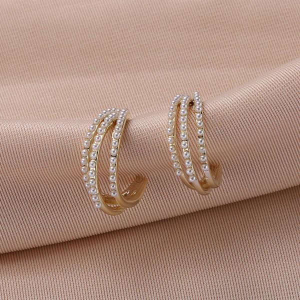 three ring exquisite temperament, high-level atmosphere, light luxury, french net red female earrings, new fashion in, Black
three ring exquisite temperament, high-level atmosphere, light luxury, french net red female earrings, new fashion in, Black