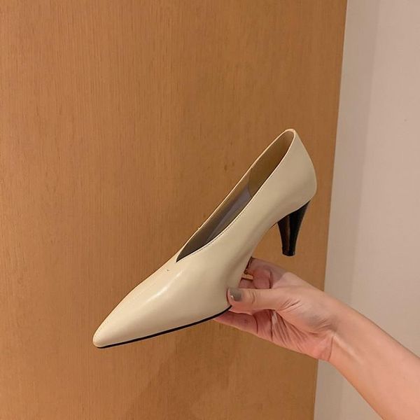 dress shoes soft french granny leather high heels in spring and summer of 2021, Black
dress shoes soft french granny leather high heels in spring and summer of 2021, Black