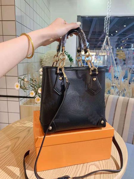 female tote bag printing bucket shoulder his quality girls women handbags genuine leather handbag messenger bags woman purses crossbody
female tote bag printing bucket shoulder his quality girls women handbags genuine leather handbag messenger bags woman purses crossbody
