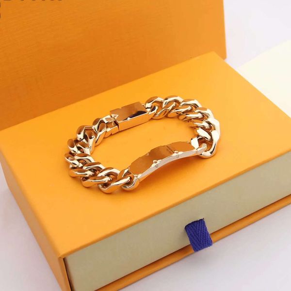silver designer love bracelet men women gold bracelets chain fashion personality hip-hop, Golden;silver 
silver designer love bracelet men women gold bracelets chain fashion personality hip-hop, Golden;silver