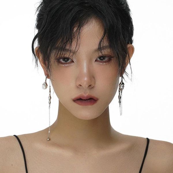 hoop & huggie sumiyaki original pearl long tassel earrings female minority design exaggerated ins, Golden;silver
hoop & huggie sumiyaki original pearl long tassel earrings female minority design exaggerated ins, Golden;silver