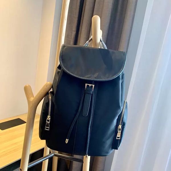 classic super large capacity backpack designers parachute waterproof fabric of choice for light and practical travel men's backpacks
classic super large capacity backpack designers parachute waterproof fabric of choice for light and practical travel men's backpacks