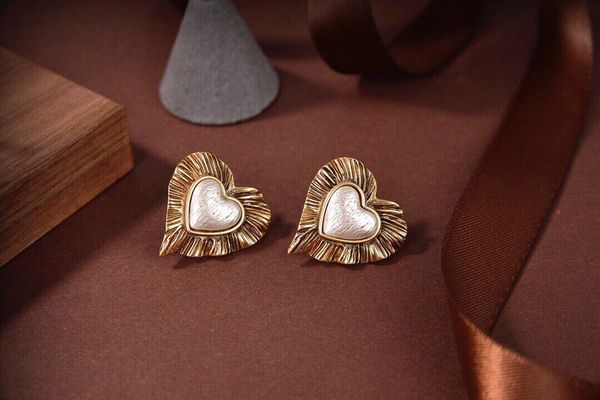 designer women earrings female stud color hearted-shaped pearl earring, Golden;silver
designer women earrings female stud color hearted-shaped pearl earring, Golden;silver