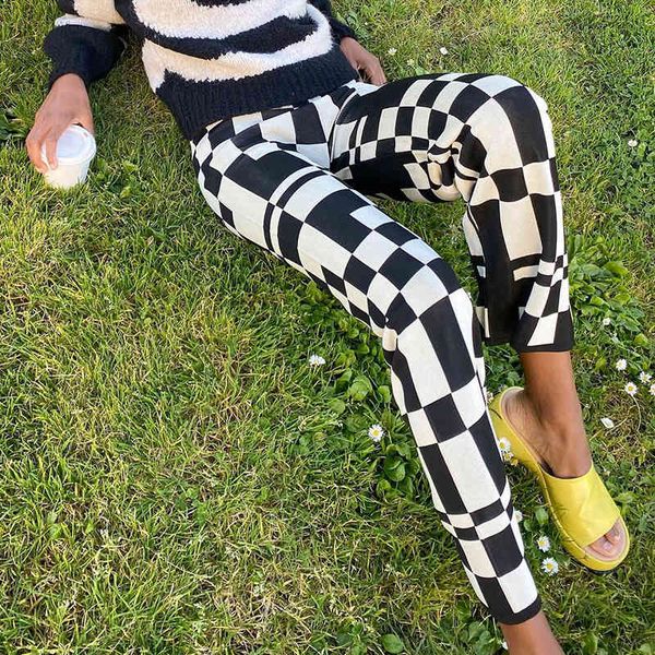 black white plaid y2k sweatpants high waist classic pants for women new fashion aesthetic trousers for female capri bottom 210415
black white plaid y2k sweatpants high waist classic pants for women new fashion aesthetic trousers for female capri bottom 210415