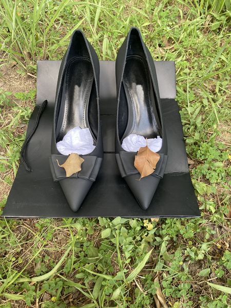 new fashion designer women's official shoes 5.5cm pointed lido middle heel work de signer leather bottom wedding 35-41, Black
new fashion designer women's official shoes 5.5cm pointed lido middle heel work de signer leather bottom wedding 35-41, Black