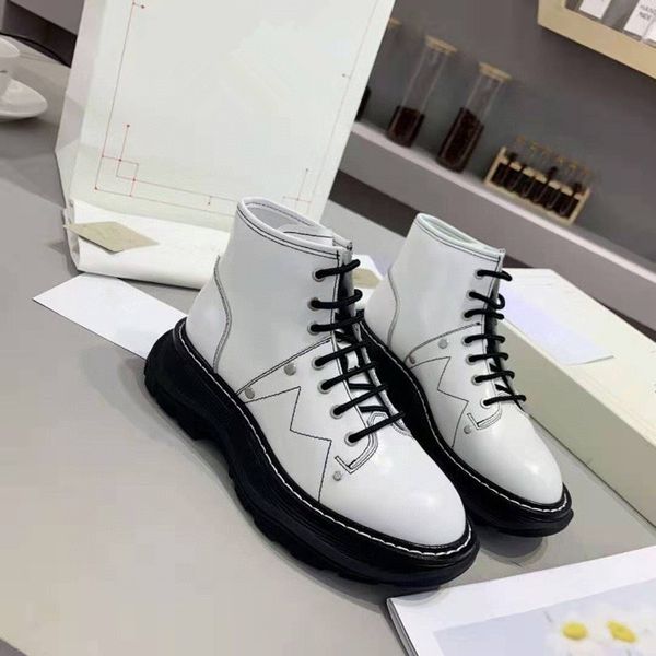 2021 men women casual shoes red bottom studded spikes fashion platform insider sneakers black red white silver leather high boots
2021 men women casual shoes red bottom studded spikes fashion platform insider sneakers black red white silver leather high boots