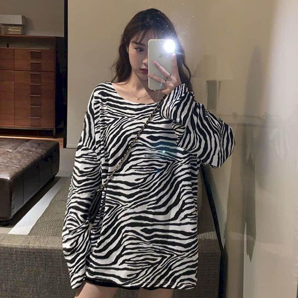 women's t-shirt plus size long-sleeved women spring and autumn korean loose retro zebra pattern clothes trendy streetwear, White
women's t-shirt plus size long-sleeved women spring and autumn korean loose retro zebra pattern clothes trendy streetwear, White