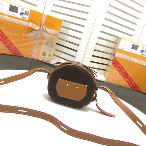 2021 new one shoulder messenger bag boite chapeau souple canvas pm size: 18*16*6 v-122
2021 new one shoulder messenger bag boite chapeau souple canvas pm size: 18*16*6 v-122