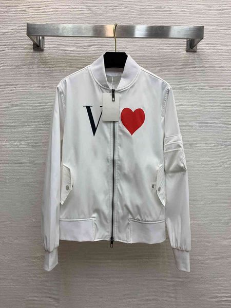 autumn and winter 2020 new high end zipper open mold chest letter love pattern printed long sleeve jacket, Black;white
autumn and winter 2020 new high end zipper open mold chest letter love pattern printed long sleeve jacket, Black;white