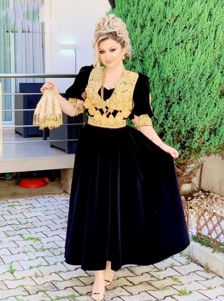traditional kosovo ankle length evening dresses half sleeves lace applique albanian prom gowns robe de soirée de mariage 2022, Black;red
traditional kosovo ankle length evening dresses half sleeves lace applique albanian prom gowns robe de soirée de mariage 2022, Black;red
