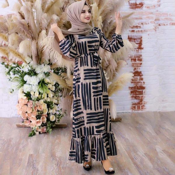 ethnic clothing 2021 muslim abaya european and american print temperament long waist dress elegant plain color skirt, Red
ethnic clothing 2021 muslim abaya european and american print temperament long waist dress elegant plain color skirt, Red