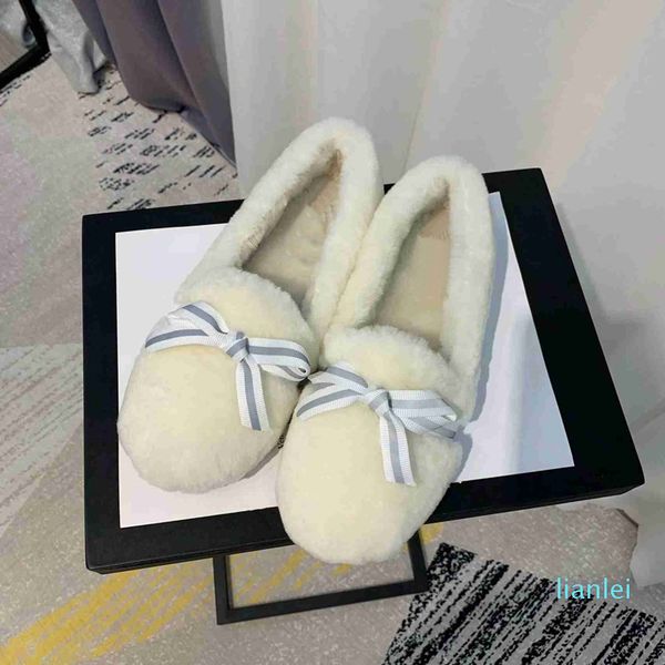 genuine leather wool winter flat shoes woman warm snow boots ladies fur ankle boots women real hairy feather furry fur flats size35-40, Black
genuine leather wool winter flat shoes woman warm snow boots ladies fur ankle boots women real hairy feather furry fur flats size35-40, Black
