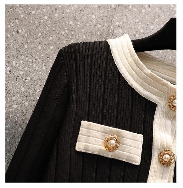 women's sweaters contrast knitted sweater button women and pullovers atchwork o-neck all-match oversize blouses, White;black
women's sweaters contrast knitted sweater button women and pullovers atchwork o-neck all-match oversize blouses, White;black