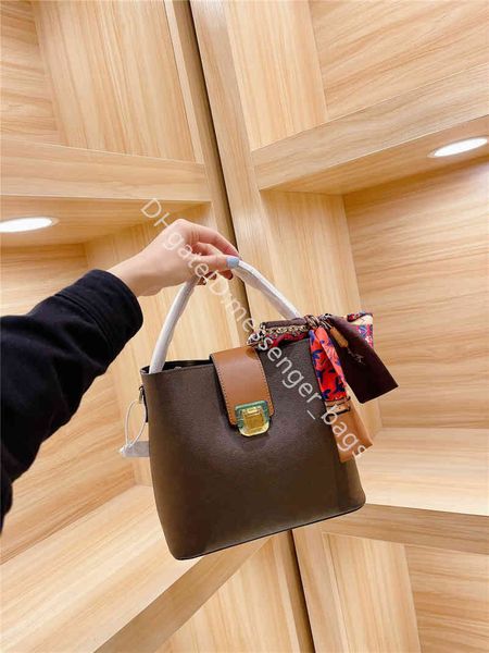 2021 women fashion handbags plain genuine leather classic retro all-match simplicity ribbon decoration casual totes bags
2021 women fashion handbags plain genuine leather classic retro all-match simplicity ribbon decoration casual totes bags