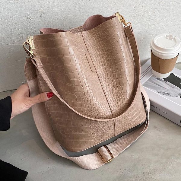 evening bags women fashion sofe pu leather shoulder bag handbags vintage crocodile pattern crossbody female large capacity bucket
evening bags women fashion sofe pu leather shoulder bag handbags vintage crocodile pattern crossbody female large capacity bucket