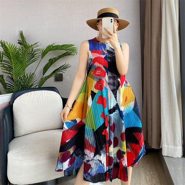 casual dresses miyake pleated women's dress fashion graffiti print big swing mid-length 2021 summer loose plus size vest women, Black;gray
casual dresses miyake pleated women's dress fashion graffiti print big swing mid-length 2021 summer loose plus size vest women, Black;gray