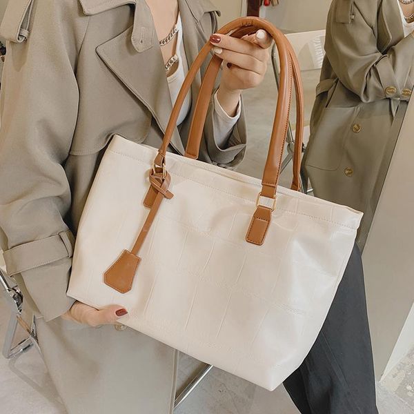 evening bags simple large-capacity bag female autumn and winter trend fashion handbag holiday shopping vegetable basket shoulder
evening bags simple large-capacity bag female autumn and winter trend fashion handbag holiday shopping vegetable basket shoulder