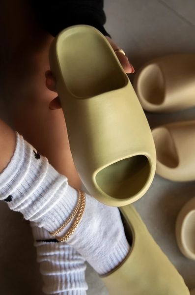 70% off outlet store home women thick bottom slippers platform chunky heel living room bathroom slides non slip trend designer shoes ladies, Black
70% off outlet store home women thick bottom slippers platform chunky heel living room bathroom slides non slip trend designer shoes ladies, Black