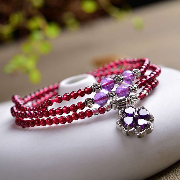 jinxin crystal wine red garnet three circle bracelet four leaf grass women's jewelry bracelet, Black
jinxin crystal wine red garnet three circle bracelet four leaf grass women's jewelry bracelet, Black