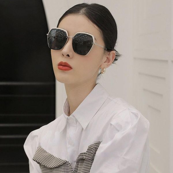 sunglasses 2021 women's polarized fashion retro colorful sun glasses uv protection outdoor fishing driver moda eyeware, White;black
sunglasses 2021 women's polarized fashion retro colorful sun glasses uv protection outdoor fishing driver moda eyeware, White;black
