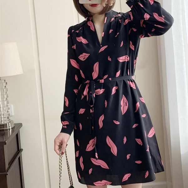 casual dresses women's lip print v-neck mini dress long sleeve silm short with sashe 2021, Black;gray
casual dresses women's lip print v-neck mini dress long sleeve silm short with sashe 2021, Black;gray