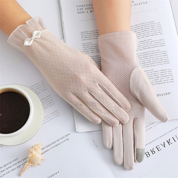 summer gloves female lace ultra-thin spring and autumn elastic ice anti ultraviolet summer outdoor driving gloves, Black 
summer gloves female lace ultra-thin spring and autumn elastic ice anti ultraviolet summer outdoor driving gloves, Black