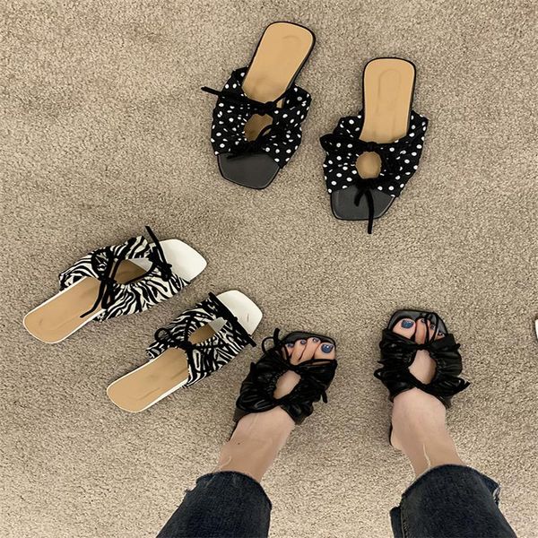 slippers ladies 2021 summer fashion flat shoes comfortable soft cloth casual tether one word open toes drag hausschuhe, Black
slippers ladies 2021 summer fashion flat shoes comfortable soft cloth casual tether one word open toes drag hausschuhe, Black