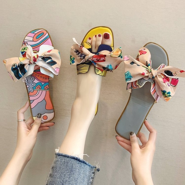 summer 2021 flat slippers womens sandals new style all-match floral indoor outdoor flip-flops beach shoes female slippers, Black
summer 2021 flat slippers womens sandals new style all-match floral indoor outdoor flip-flops beach shoes female slippers, Black