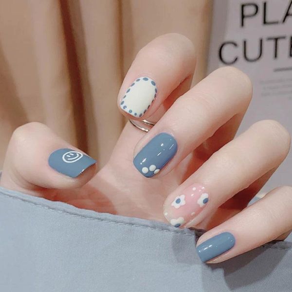 false nails 24pcs small flower dots nail patch square head glue type removable short paragraph fashion manicure, Red;gold
false nails 24pcs small flower dots nail patch square head glue type removable short paragraph fashion manicure, Red;gold
