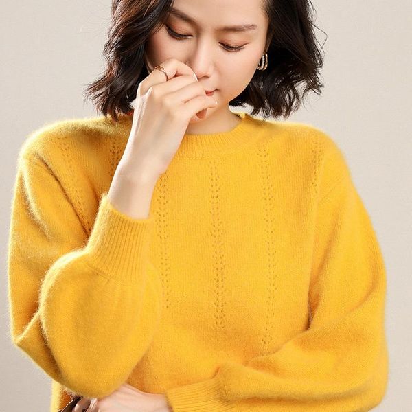 women's sweaters autumn and winter ladies sweater short bottoming loose pullover wool knit round neck long sleeves, White;black
women's sweaters autumn and winter ladies sweater short bottoming loose pullover wool knit round neck long sleeves, White;black