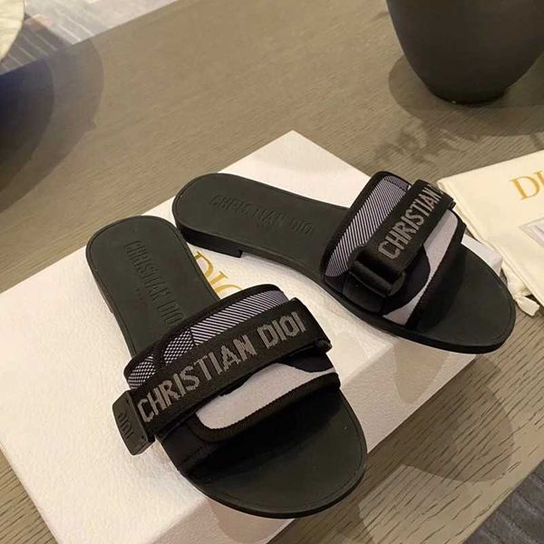 new style d family one line slippers for women's fashion, summer flat bottom beach versatile letter sandals zlh, Black
new style d family one line slippers for women's fashion, summer flat bottom beach versatile letter sandals zlh, Black