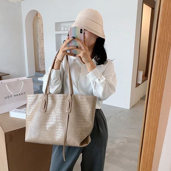 evening bags simple large-capacity handbags 2021 trendy fashion net red texture single shoulder tote bag
evening bags simple large-capacity handbags 2021 trendy fashion net red texture single shoulder tote bag