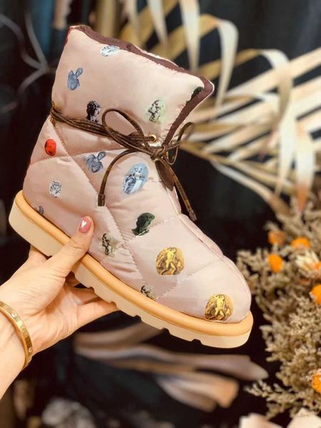 2021 winter flat bottomed women's snow boots cold proof and warm insulation outsole anti slip multicolor size 35-41, Black
2021 winter flat bottomed women's snow boots cold proof and warm insulation outsole anti slip multicolor size 35-41, Black