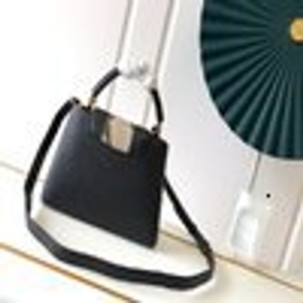 libobo6_1 98rh m94221 m42253 backpacks handbags iconic handles shoulder bags totes cross body bag clutches evening oxidized leather, Red;black
libobo6_1 98rh m94221 m42253 backpacks handbags iconic handles shoulder bags totes cross body bag clutches evening oxidized leather, Red;black