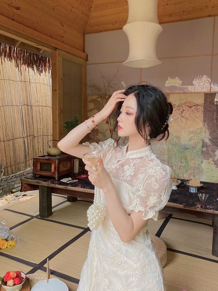 luxury cheongsam temperament cheongsam drs long split 2021 heavy industry lace embroidery french young women's summer fashion, Blue;red
luxury cheongsam temperament cheongsam drs long split 2021 heavy industry lace embroidery french young women's summer fashion, Blue;red