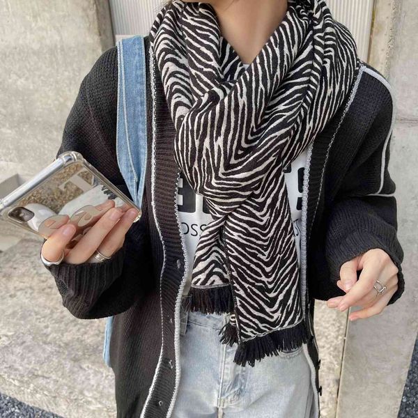 cashmere female 2021 autumn winter zebra pattern imitation cashmere versatile korean thickened warm scarf, Blue;gray
cashmere female 2021 autumn winter zebra pattern imitation cashmere versatile korean thickened warm scarf, Blue;gray