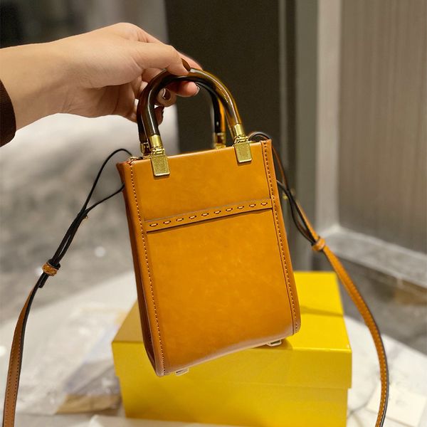 2022 luxury mini tote shopping bag genuine leather designer messenger bag classic women's fashion shoulder wallet lady cross body handb
2022 luxury mini tote shopping bag genuine leather designer messenger bag classic women's fashion shoulder wallet lady cross body handb